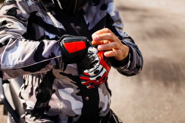 How to fall safely during a motorcycle race